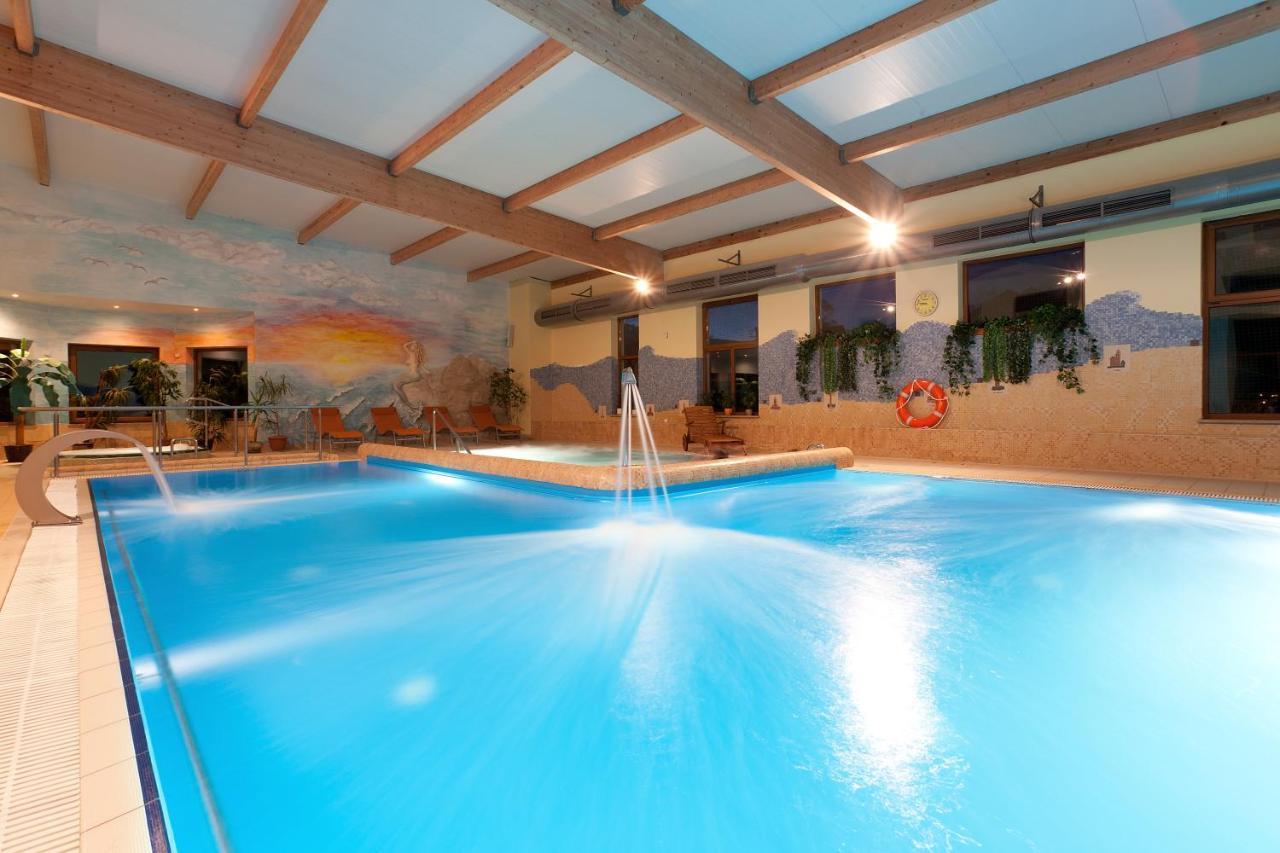 Jantar-Spa Kompleks Wypoczynkowo-Rehabilitacyjny นีคอร์เซ ภายนอก รูปภาพ