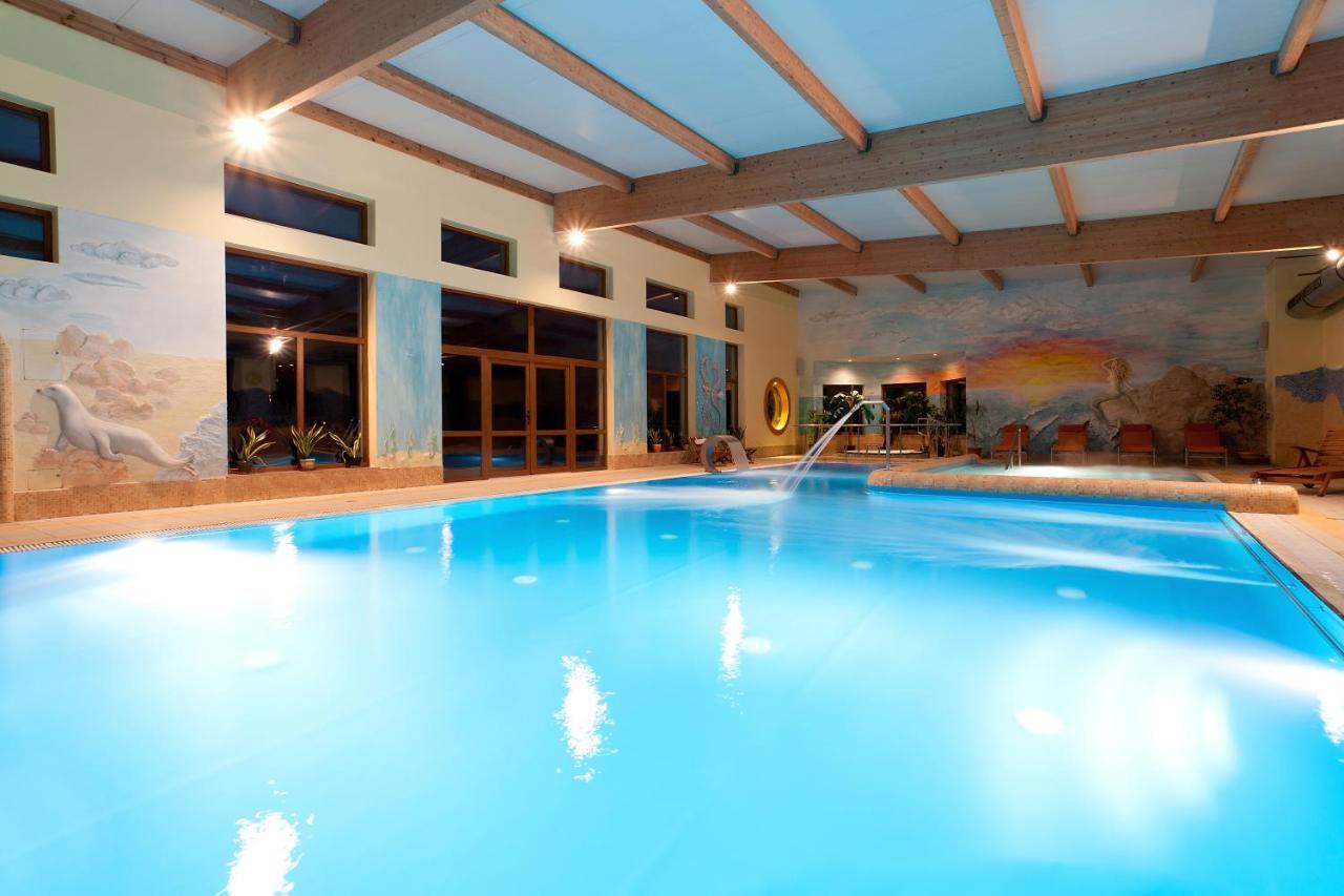 Jantar-Spa Kompleks Wypoczynkowo-Rehabilitacyjny นีคอร์เซ ภายนอก รูปภาพ