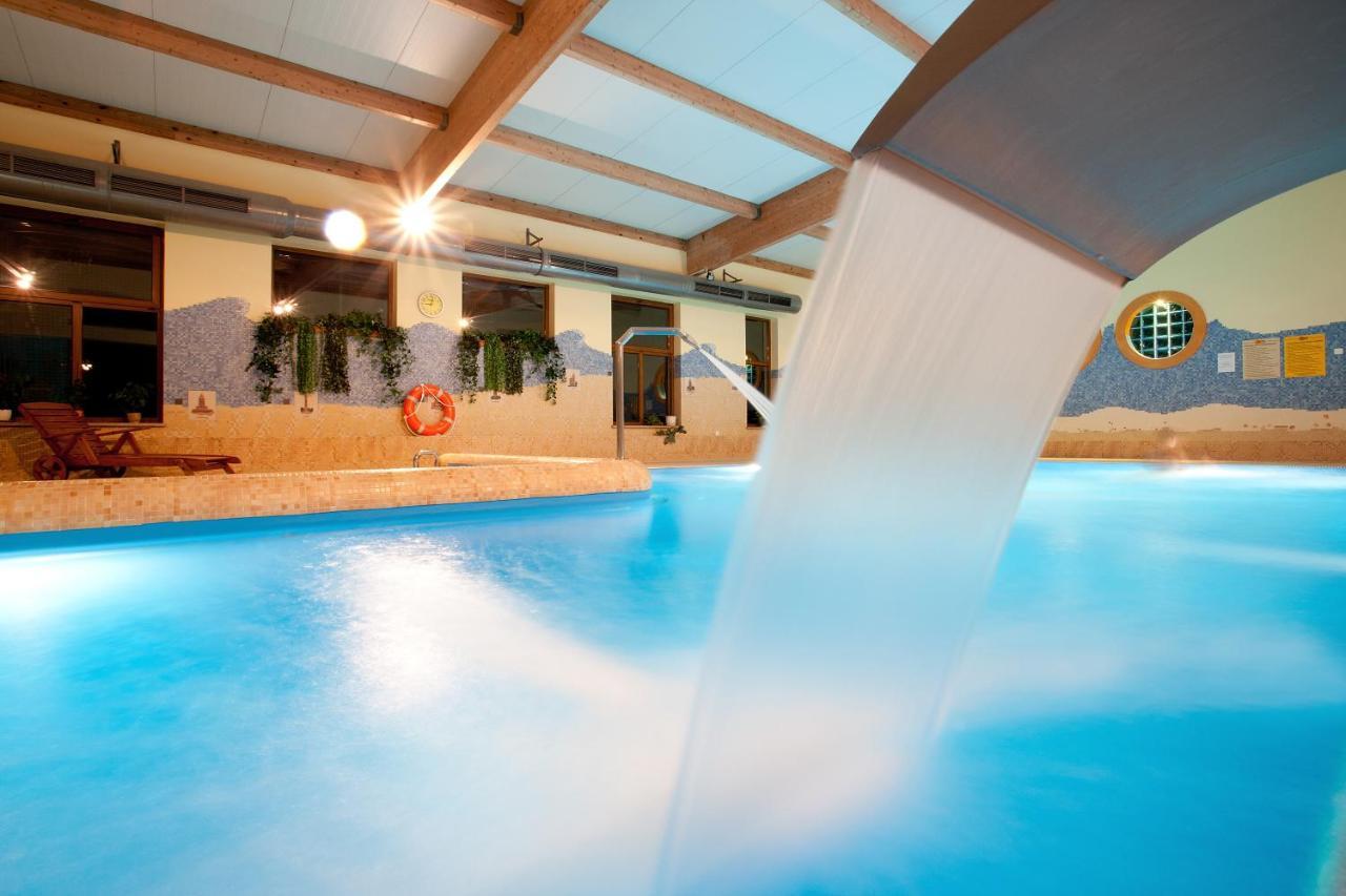 Jantar-Spa Kompleks Wypoczynkowo-Rehabilitacyjny นีคอร์เซ ภายนอก รูปภาพ